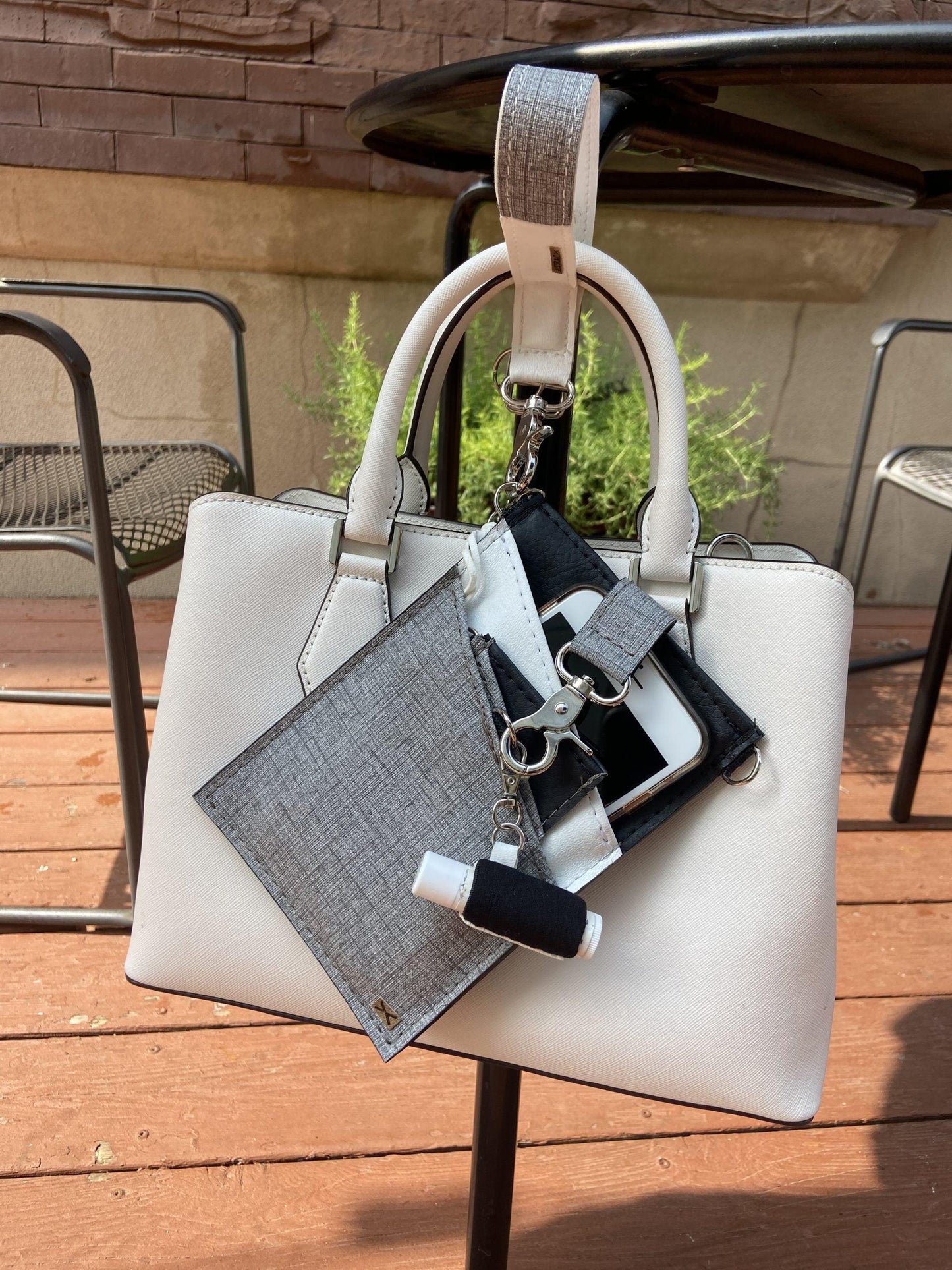 Mag Strap Wristlet - White+Gray